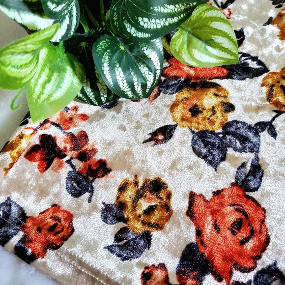 Mind Code Floral Velvet Off Shoulder Dress - Picture 4 of 6